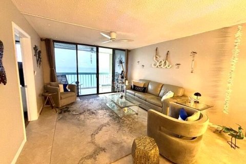 Condo in Jensen Beach, Florida, 2 bedrooms  № 2254884 - photo 4