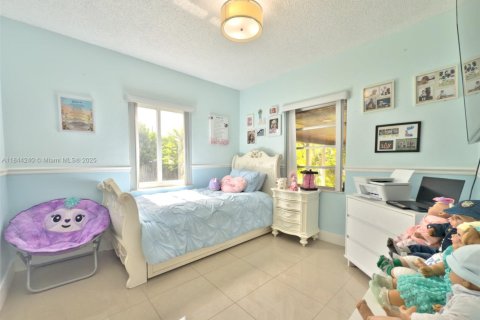 House in Miami, Florida 3 bedrooms, 172.15 sq.m. № 1845434 - photo 21