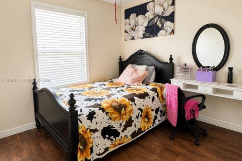 House in Port St. Lucie, Florida 3 bedrooms, 103.68 sq.m. № 2188288 - photo 12