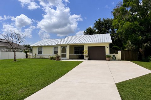 House in Port St. Lucie, Florida 3 bedrooms, 103.68 sq.m. № 2188288