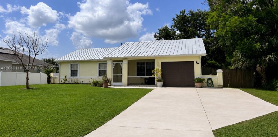 House in Port St. Lucie, Florida 3 bedrooms, 103.68 sq.m. № 2188288