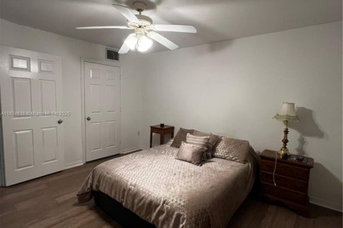 Condo in Miramar, Florida, 2 bedrooms  № 1819844 - photo 9
