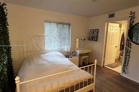 Condo in Miramar, Florida, 2 bedrooms  № 1819844 - photo 10