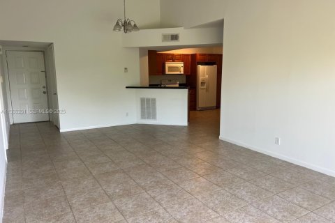 Condominio en alquiler en Coral Springs, Florida, 2 dormitorios, 91.42 m2 № 1992221 - foto 1