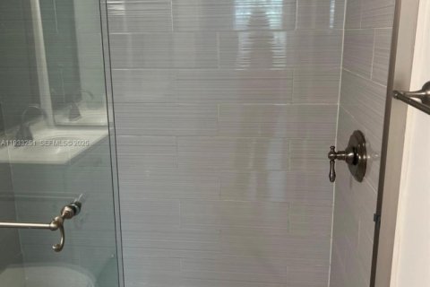 Condominio en alquiler en Coral Springs, Florida, 2 dormitorios, 91.42 m2 № 1992221 - foto 16