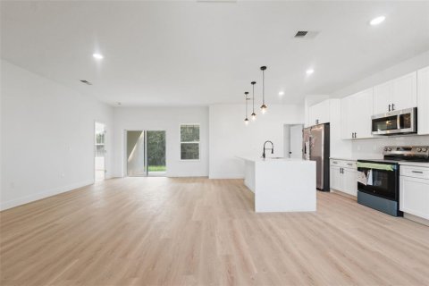 House in Ocala, Florida 4 bedrooms, 162.67 sq.m. № 1919747 - photo 7