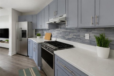 Condo in Orlando, Florida, 2 bedrooms № 2092148 - photo 2
