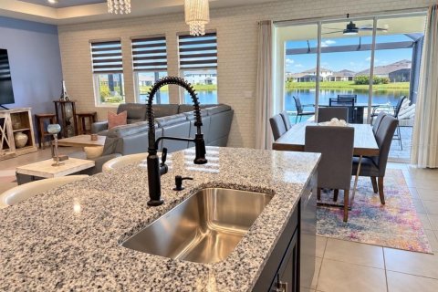 Villa ou maison à vendre à Bradenton, Floride: 4 chambres, 307.79 m2 № 2419002 - photo 6