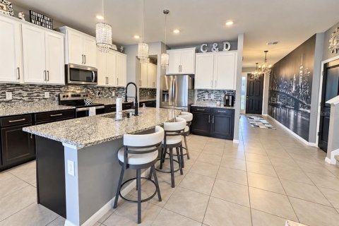 Villa ou maison à vendre à Bradenton, Floride: 4 chambres, 307.79 m2 № 2419002 - photo 8