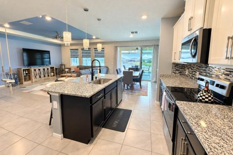 Villa ou maison à vendre à Bradenton, Floride: 4 chambres, 307.79 m2 № 2419002 - photo 7