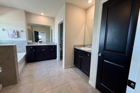 Villa ou maison à vendre à Bradenton, Floride: 4 chambres, 307.79 m2 № 2419002 - photo 19