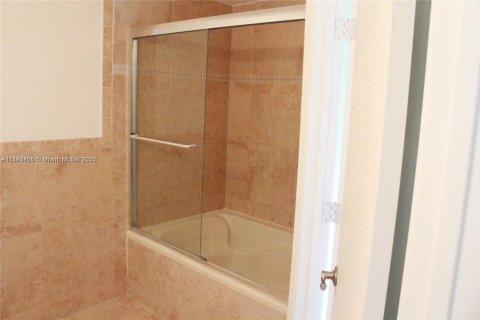 Condominio en venta en Tamarac, Florida, 2 dormitorios, 103.12 m2 № 1978703 - foto 18