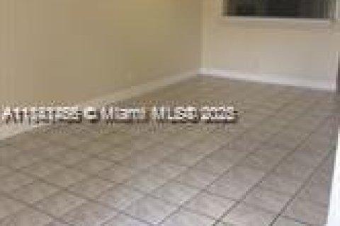 Condominio en venta en Tamarac, Florida, 2 dormitorios, 103.12 m2 № 1978703 - foto 10