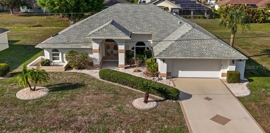 Casa en Punta Gorda, Florida 4 dormitorios, 277.87 m2 № 2142566