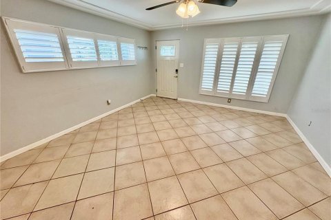 Villa ou maison à louer à Saint Petersburg, Floride: 3 chambres, 130.06 m2 № 1918950 - photo 10