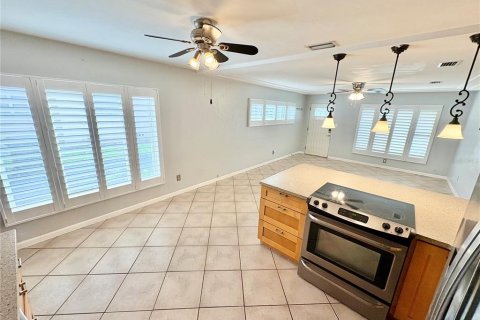 Villa ou maison à louer à Saint Petersburg, Floride: 3 chambres, 130.06 m2 № 1918950 - photo 8