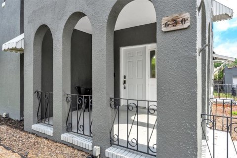 House in Bartow, Florida 4 bedrooms, 195.09 sq.m. № 2102578 - photo 4