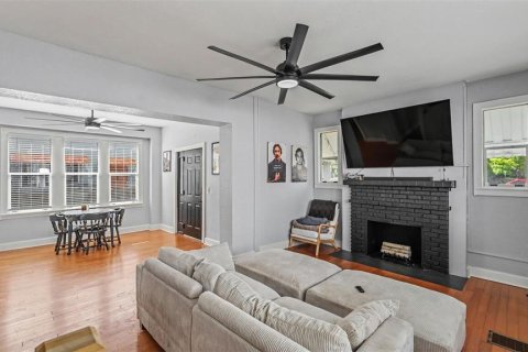 House in Bartow, Florida 4 bedrooms, 195.09 sq.m. № 2102578 - photo 12