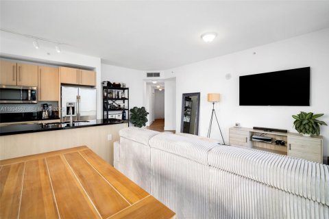 Кондоминиум с 2 спальнями в Майами, Флорида № 2053350