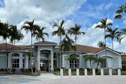 Apartamento en Pembroke Pines, Florida 1 dormitorio, 73.67 m2 № 2058010