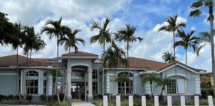 Apartamento en Pembroke Pines, Florida 1 dormitorio, 73.67 m2 № 2058010