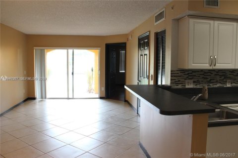Apartamento en alquiler en Pembroke Pines, Florida, 1 dormitorio, 73.67 m2 № 2058010 - foto 7