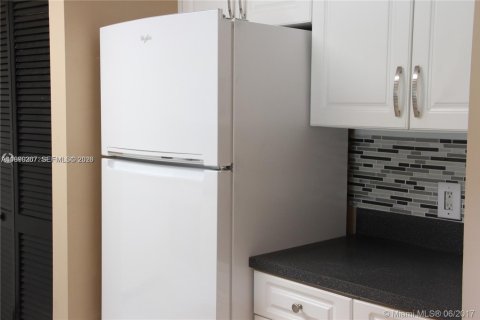 Apartamento en alquiler en Pembroke Pines, Florida, 1 dormitorio, 73.67 m2 № 2058010 - foto 5