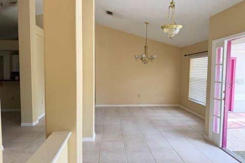 House in Tampa, Florida 3 bedrooms, 164.99 sq.m. № 2208849 - photo 4