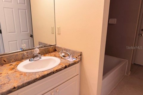 House in Tampa, Florida 3 bedrooms, 164.99 sq.m. № 2208849 - photo 16