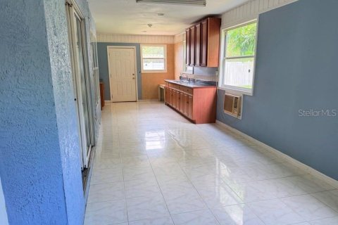 House in Tampa, Florida 3 bedrooms, 164.99 sq.m. № 2208849 - photo 9