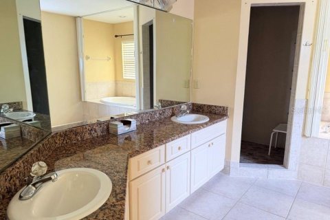 House in Tampa, Florida 3 bedrooms, 164.99 sq.m. № 2208849 - photo 12