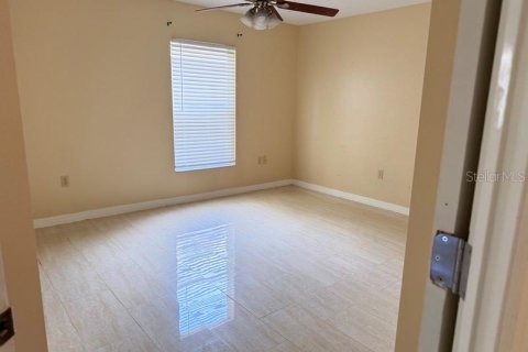 House in Tampa, Florida 3 bedrooms, 164.99 sq.m. № 2208849 - photo 14