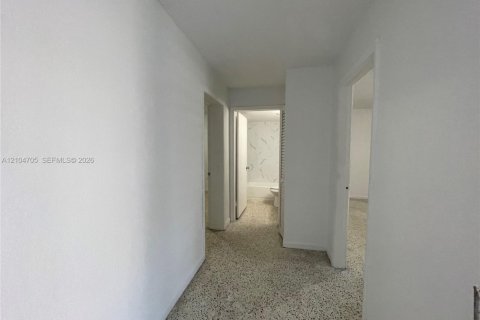 Copropriété à louer à Miami, Floride: 2 chambres, 71.44 m2 № 2417629 - photo 11