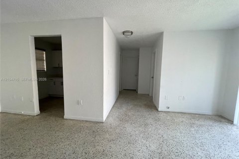 Copropriété à louer à Miami, Floride: 2 chambres, 71.44 m2 № 2417629 - photo 20