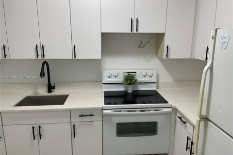 Condo à Miami, Floride, 2 chambres № 2417629