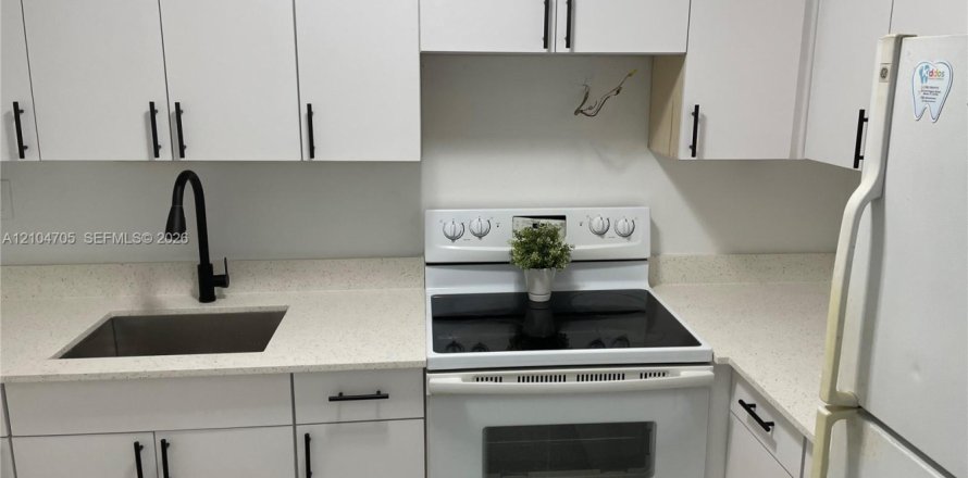 Condo à Miami, Floride, 2 chambres  № 2417629