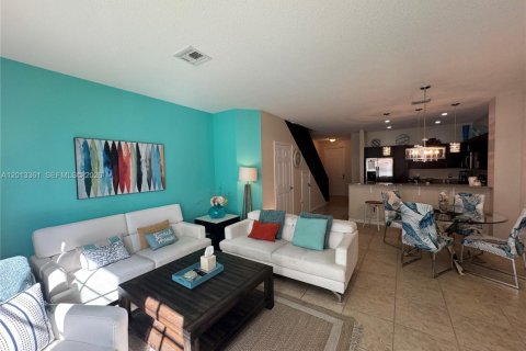 Townhouse in Pompano Beach, Florida 3 bedrooms, 133.78 sq.m. № 2075772 - photo 7