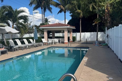 Townhouse in Pompano Beach, Florida 3 bedrooms, 133.78 sq.m. № 2075772 - photo 28