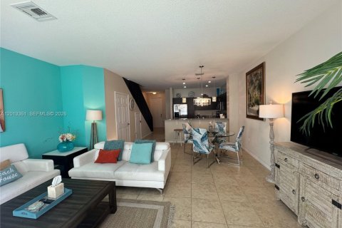 Townhouse in Pompano Beach, Florida 3 bedrooms, 133.78 sq.m. № 2075772 - photo 8