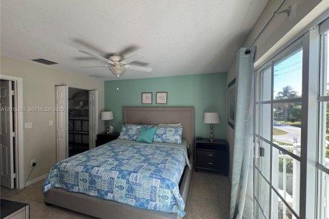 Townhouse in Pompano Beach, Florida 3 bedrooms, 133.78 sq.m. № 2075772 - photo 14