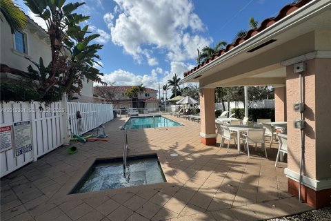 Townhouse in Pompano Beach, Florida 3 bedrooms, 133.78 sq.m. № 2075772 - photo 30