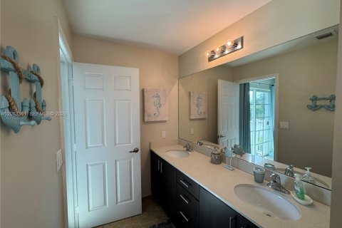 Townhouse in Pompano Beach, Florida 3 bedrooms, 133.78 sq.m. № 2075772 - photo 16