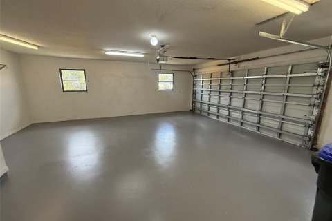 Снять в аренду виллу или дом в Норт-Порт, Флорида 1 комната, 215.35м2, № 2103830 - фото 3