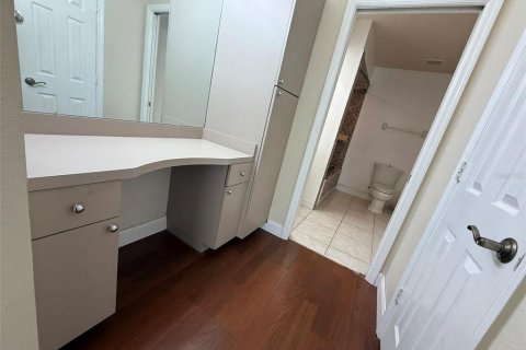 Снять в аренду виллу или дом в Норт-Порт, Флорида 1 комната, 215.35м2, № 2103830 - фото 28