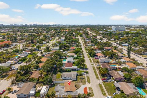 Villa ou maison à vendre à Deerfield Beach, Floride: 5 chambres, 179.21 m2 № 2052403 - photo 4