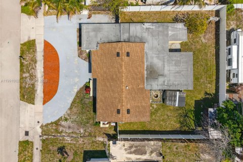 Villa ou maison à vendre à Deerfield Beach, Floride: 5 chambres, 179.21 m2 № 2052403 - photo 8