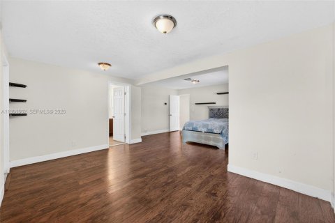 Villa ou maison à vendre à Deerfield Beach, Floride: 5 chambres, 179.21 m2 № 2052403 - photo 18