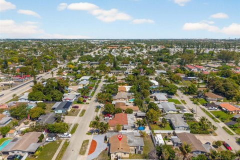 Villa ou maison à vendre à Deerfield Beach, Floride: 5 chambres, 179.21 m2 № 2052403 - photo 6