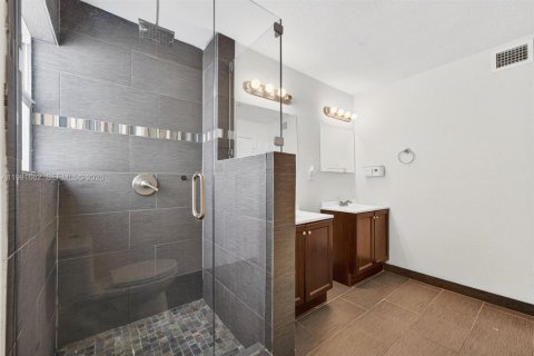 Villa ou maison à vendre à Deerfield Beach, Floride: 5 chambres, 179.21 m2 № 2052403 - photo 16