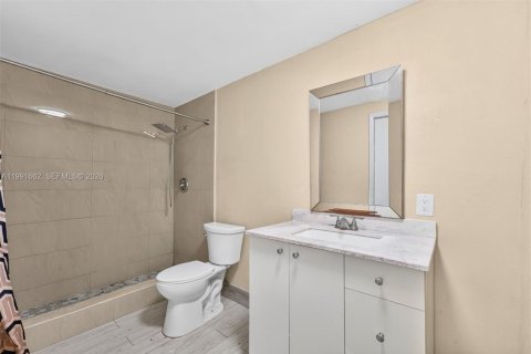 Villa ou maison à vendre à Deerfield Beach, Floride: 5 chambres, 179.21 m2 № 2052403 - photo 26